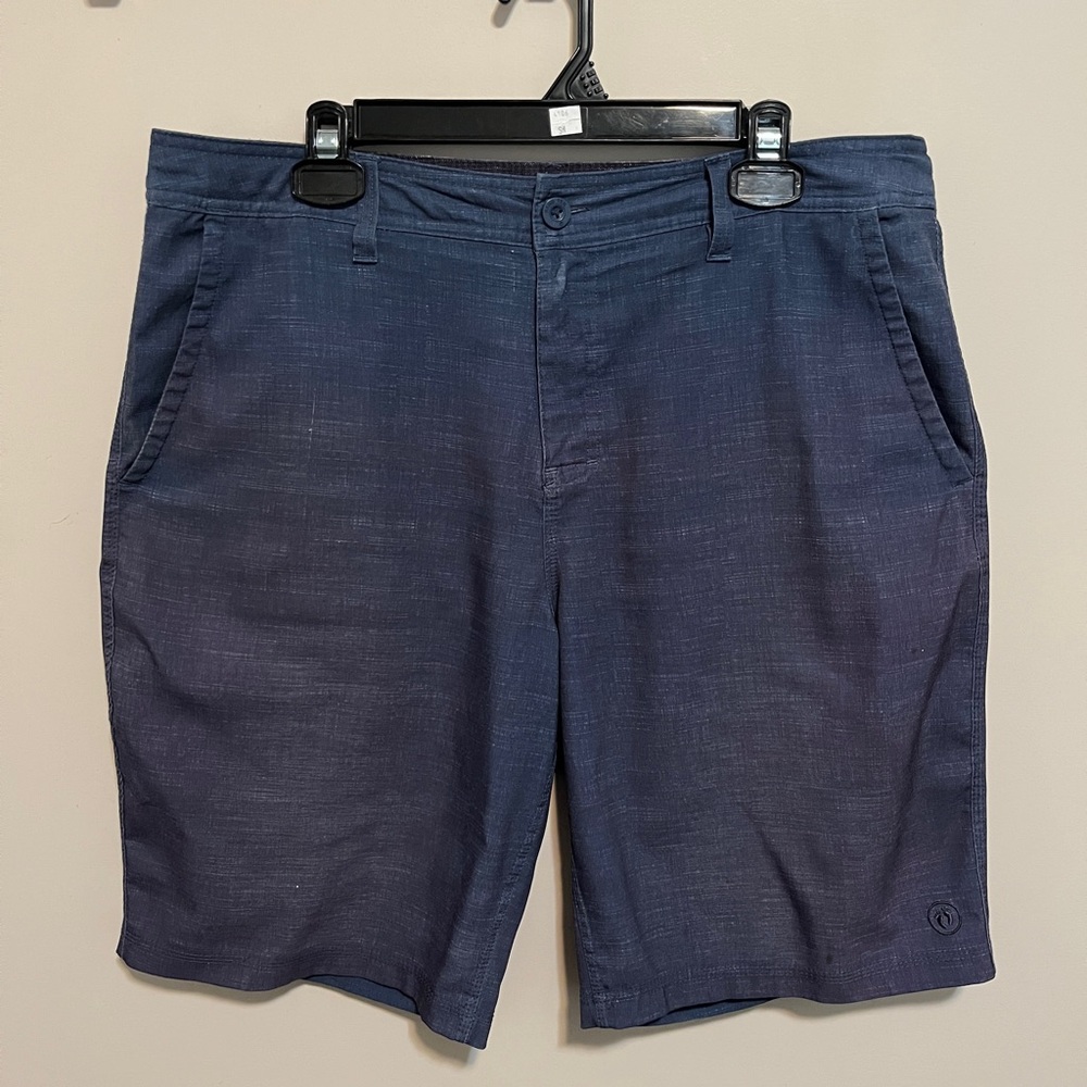 Hang Ten Navy Flat Front Hybrid Shorts, size 36